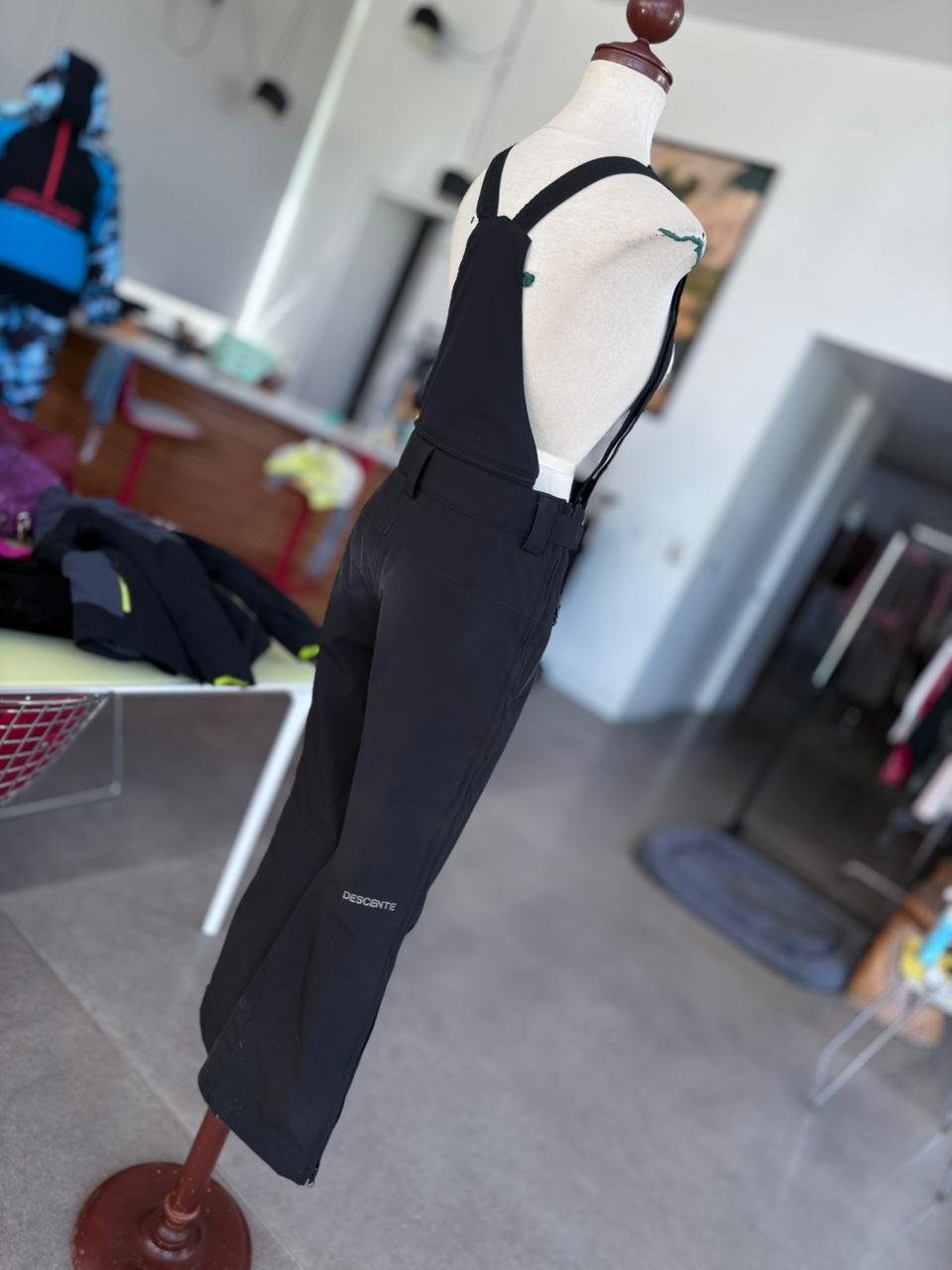 Conjunto de esquí Spyder y Descente negro con detalles neón