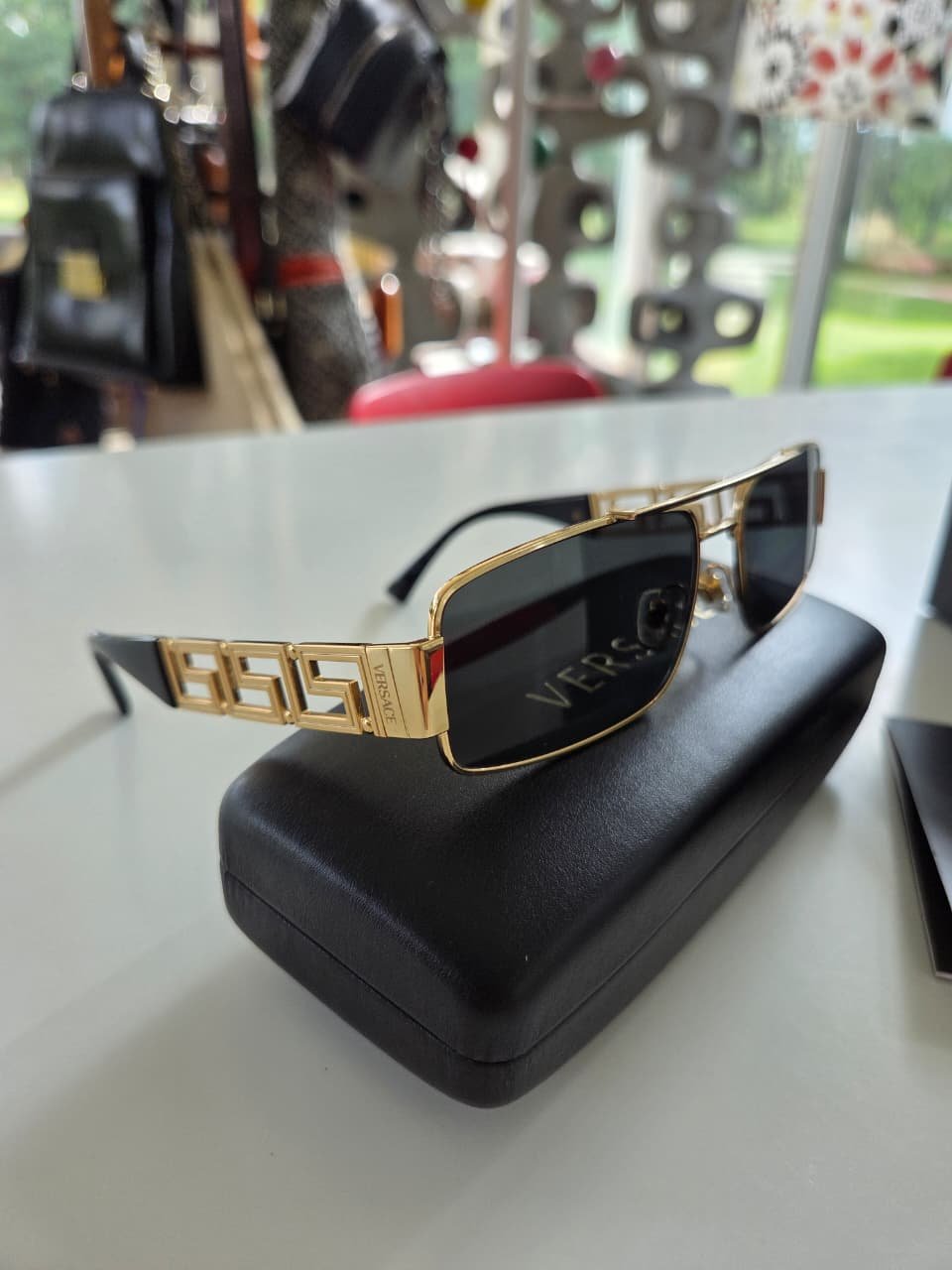 Lentes de Sol Versace Greca Dorados – Nuevos | Lujo Italiano con Estuche Original - Nina BAZART