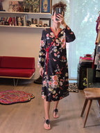 Vestido Cruzado Estilo Kimono One to Nine Negro Floral | - Nina BAZART