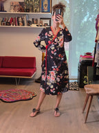 Vestido Cruzado Estilo Kimono One to Nine Negro Floral | - Nina BAZART