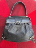 Bolsa Salvatore Ferragamo de Piel Negra con Herraje Gancini - Nina BAZART
