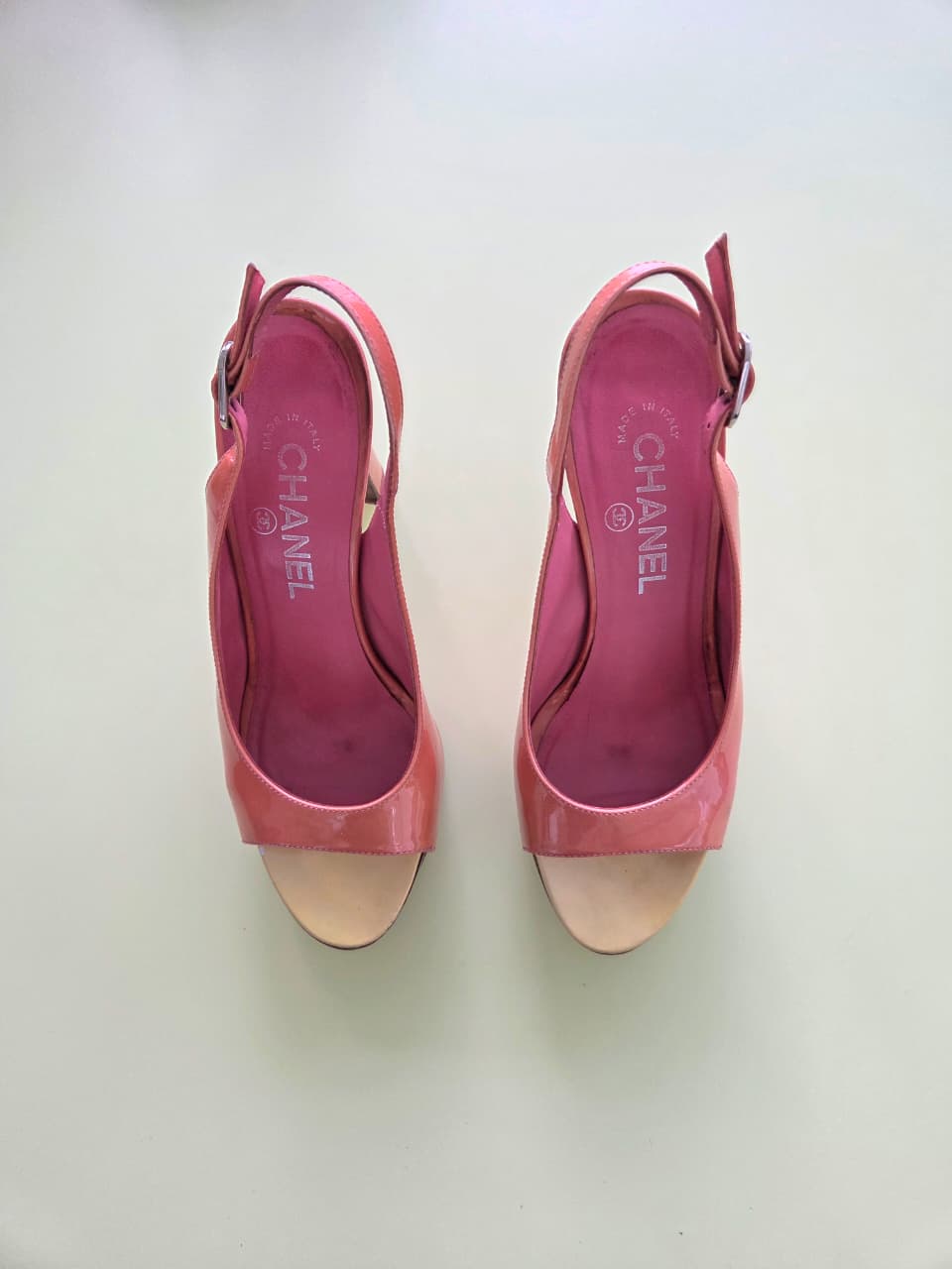 Sandalias de charol rosa-CHANEL