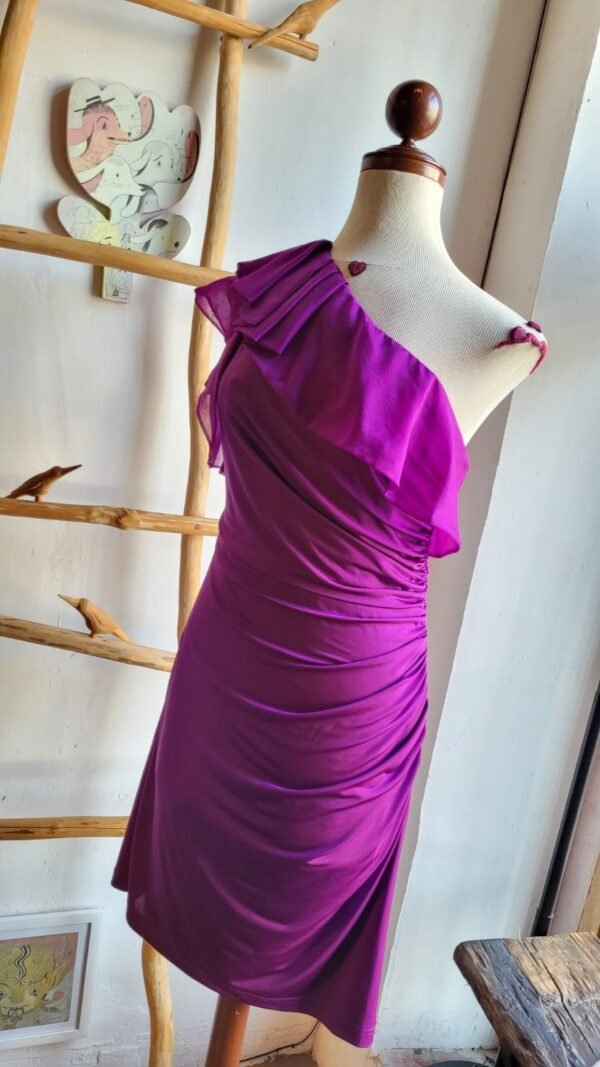 Vestido color bugambilia