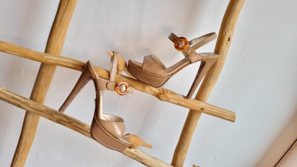 Plataformas Prada color beige