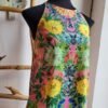 Blusa floreada fondo rosa
