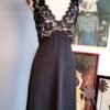 Vestido midi blanco con negro.