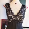 Vestido midi blanco con negro.