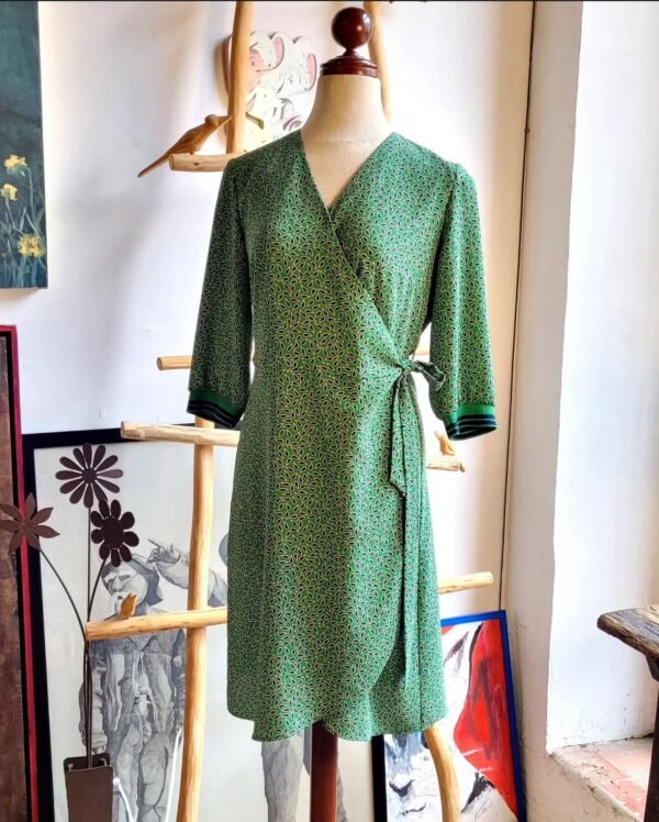 vestido verde1 Vestido verde corto con hojas azul marino