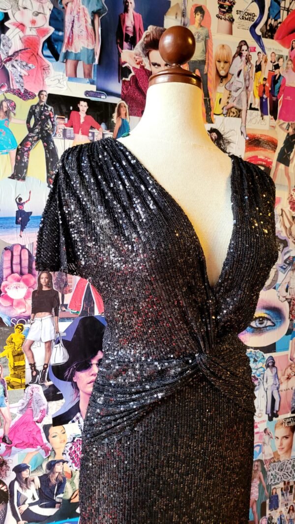 Imagen de WhatsApp 2025-06-27 a las 14.55.41_ccbb4ebe Vestido de lentejuelas negras