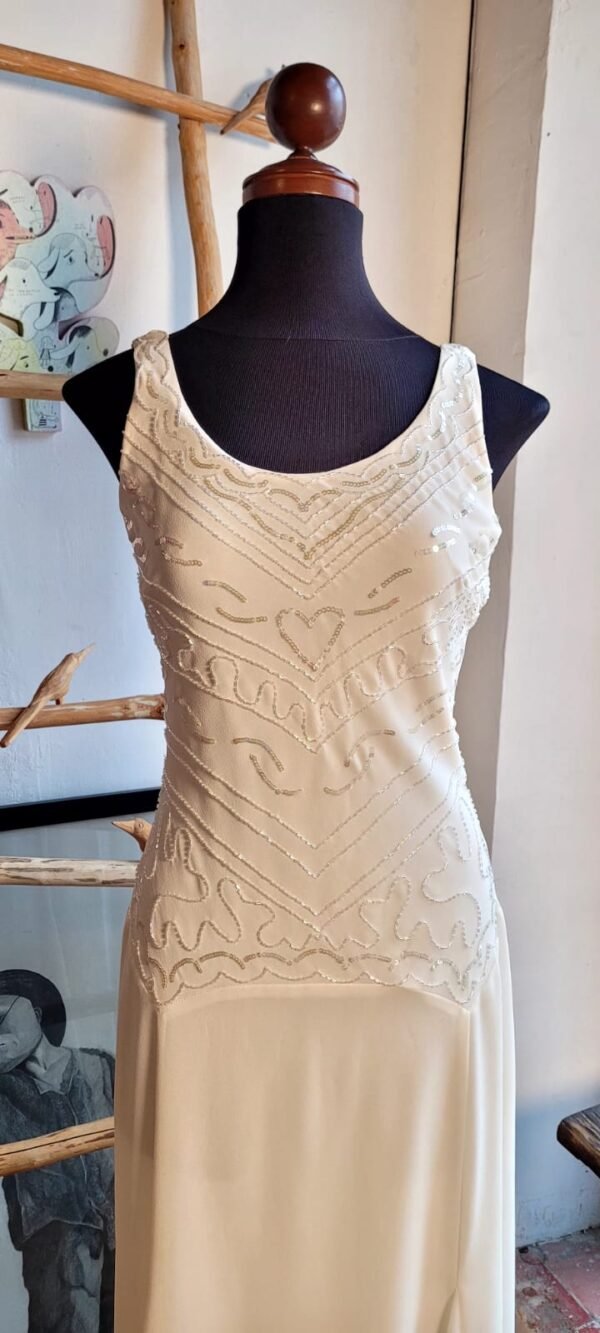 Vestido midi color perla
