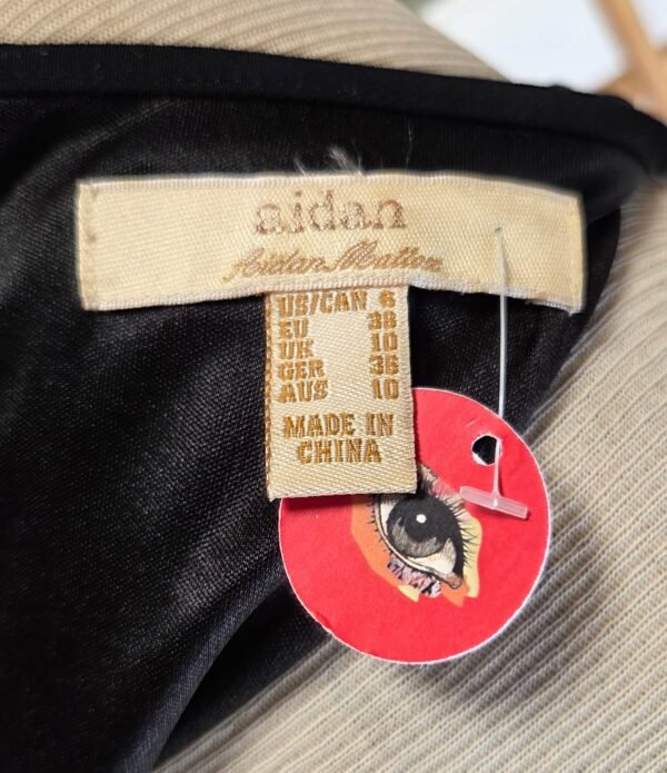 Vestido color negro con encaje