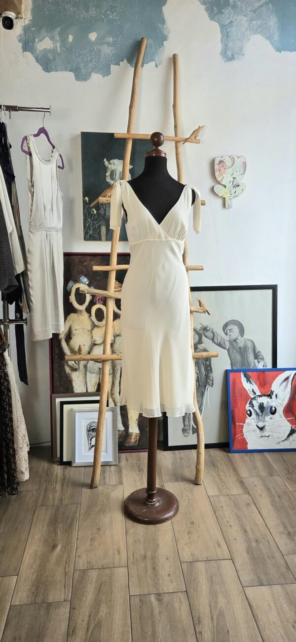 Vestido midi color perla