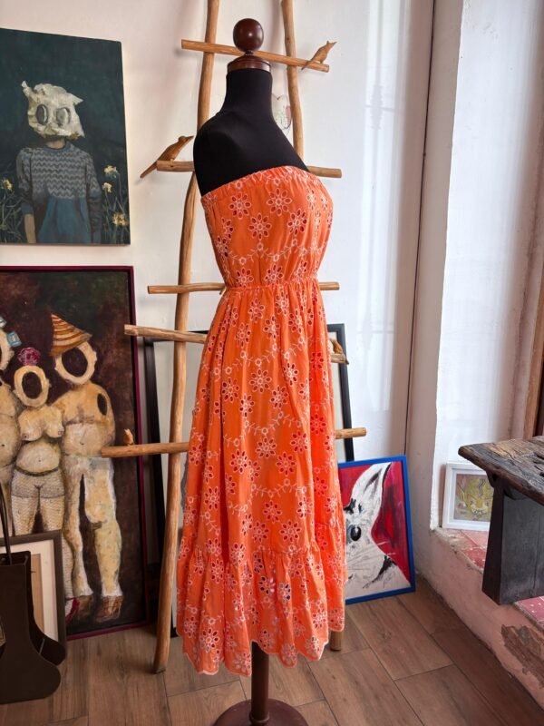 Vestido strapless color naranja