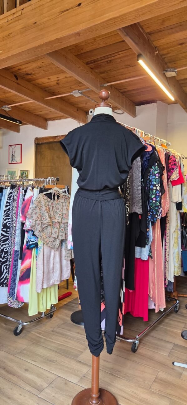 Jumpsuit color negro