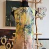Vestido con diseño de hojas verdes