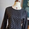 Vestido color negro con puntos blancos