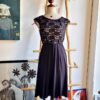 Vestido midi corte A con encaje