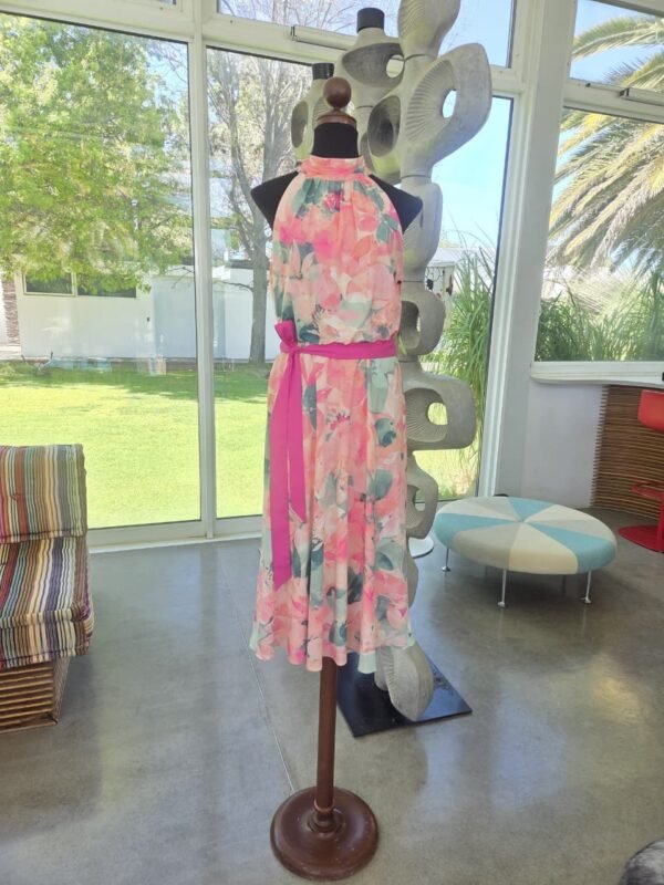 Vestido floreado tonos rosa pastel