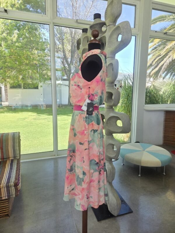 Vestido floreado tonos rosa pastel