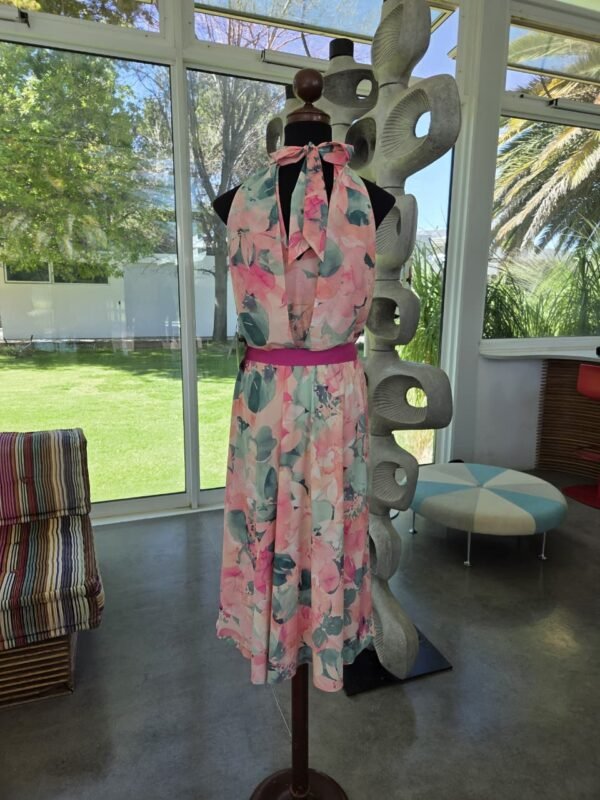 Vestido floreado tonos rosa pastel