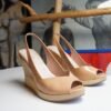 Zapatillas de charol color nude de cuña