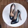 Zapatillas peep-toe de charol color verde petróleo metálico