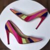 Zapatillas stiletto de distintos colores y tacón de aguja