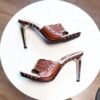 Zapatillas/zuecos de piel con ojales