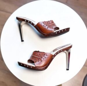 Zapatillas/zuecos de piel con ojales