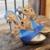 Zapatillas color azul rey con pedrería