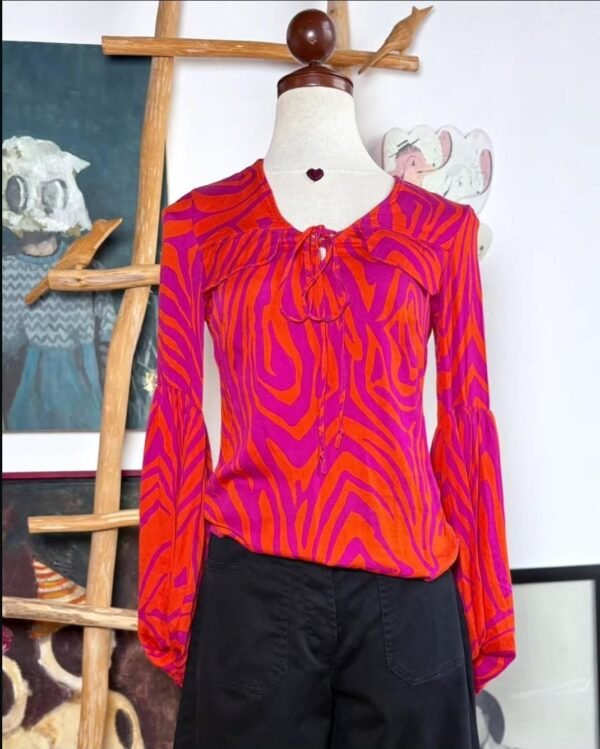 Blusa color fuscia y naranja