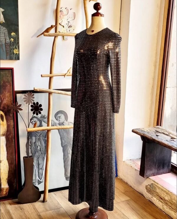 Vestido largo color negro con lentejuela