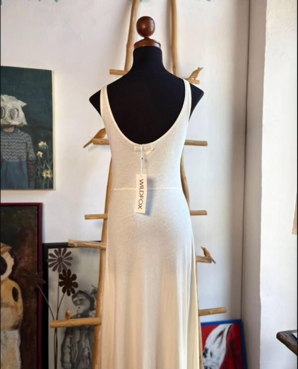 Vestido largo color hueso