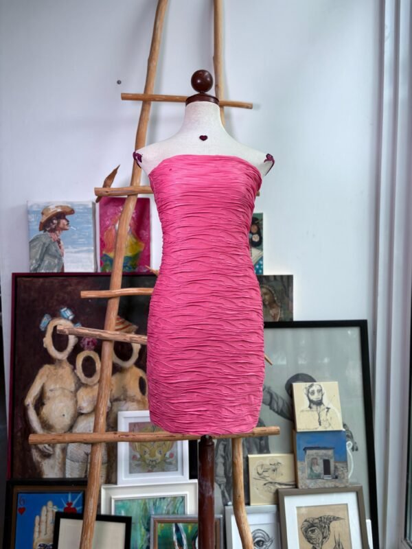 Vestido strapless color rosa