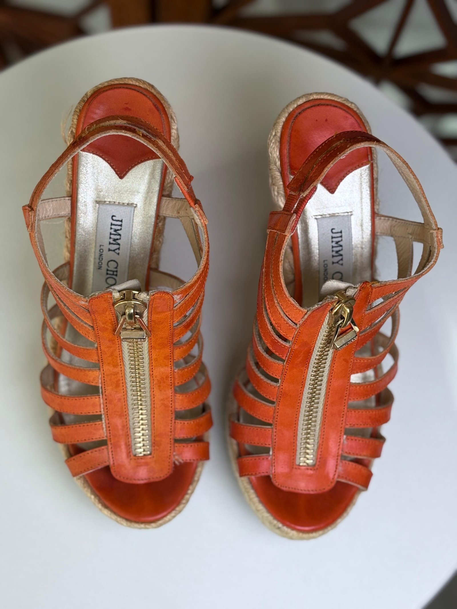 Sandalias Jimmy Choo de Piel Color Naranja con Plataforma de Yute - Imagen 2