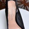 Zapatillas peep-toe de charol color negro