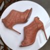 Botines peep-toe con tacón color canela