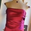 Vestido strapless asimétrico