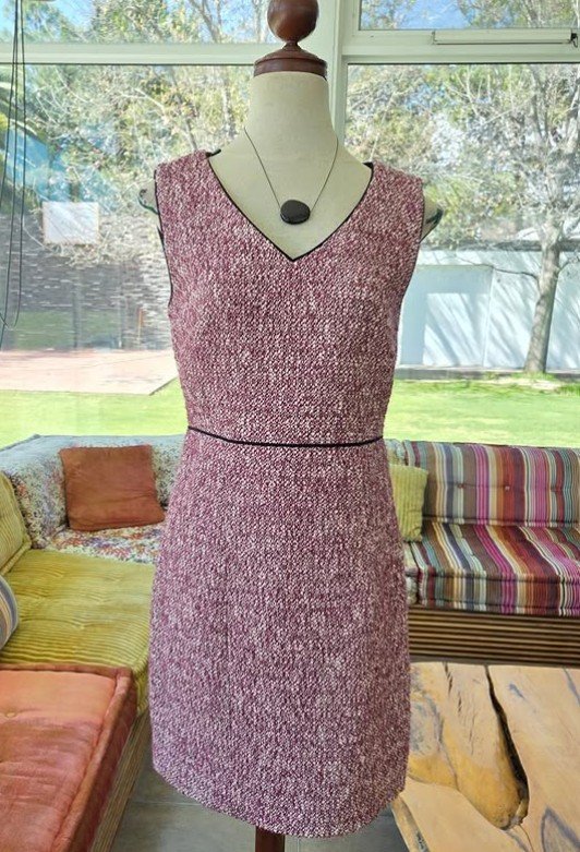 1 VESTIDO CORTO DE PUNTO