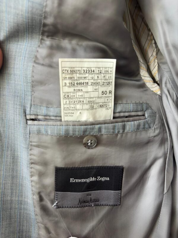 Traje de lana gris claro