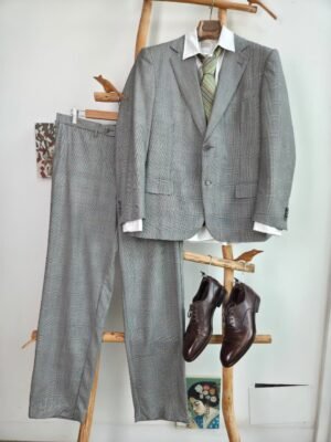Traje de lana gris