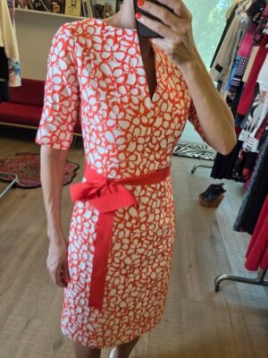 684515156 Vestido Purificación García Blanco con Estampado Anaranjado