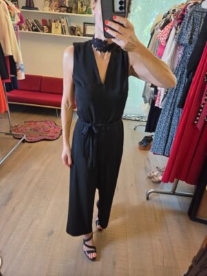 852741963369 Jumpsuit Negro con gargantilla de encaje en cuello
