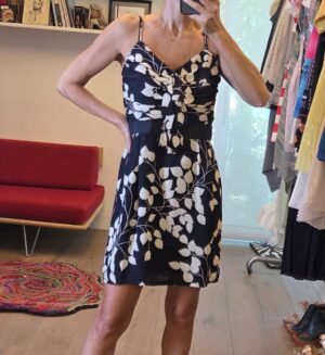 WhatsApp Image 2026-05-12 at 5.15.22 PM Vestido Tory Burch Azul Marino con Estampado Floral Blanco