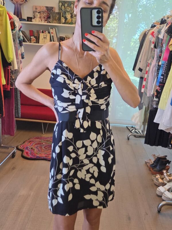 Vestido Tory Burch Azul Marino con Estampado Floral Blanco