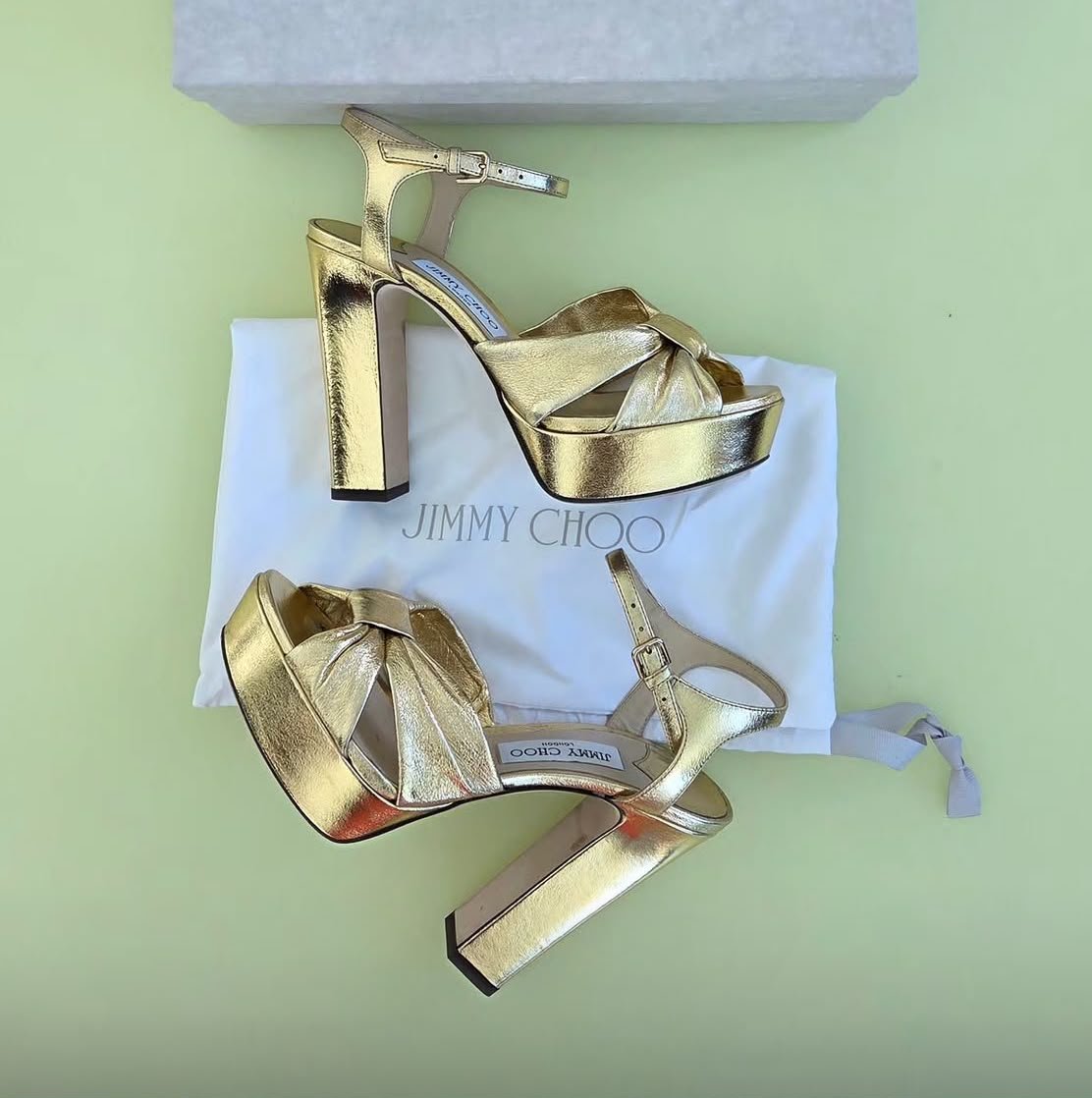 Sandalias Jimmy Choo Doradas de Plataforma en Piel Metalizada - Imagen 2