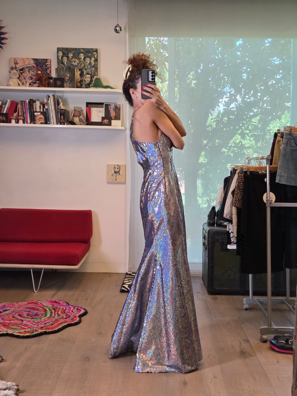 Vestido de Gala Tornasol con Lentejuelas Alyce Designs | Corte Sirena y Escote Cruzado - Imagen 3