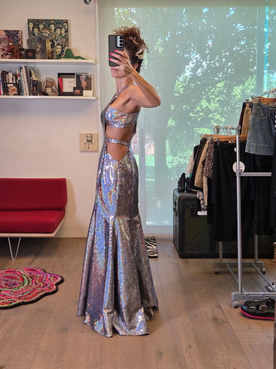 Vestido de Gala Tornasol con Lentejuelas Alyce Designs | Corte Sirena y Escote Cruzado - Imagen 2