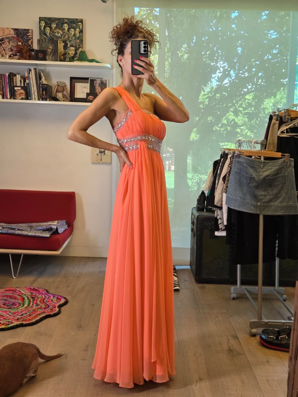 Vestido Largo de Gala Coral Melón de Un Solo Hombro con Pedrería – ASPEED - Imagen 2